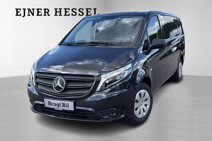 Grå Mercedes Vito 114 fra 2022