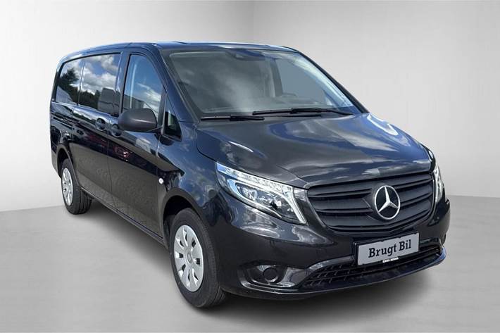 Grå Mercedes Vito 114 fra 2022