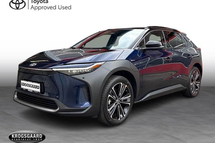 Blå Toyota BZ4X fra 2024