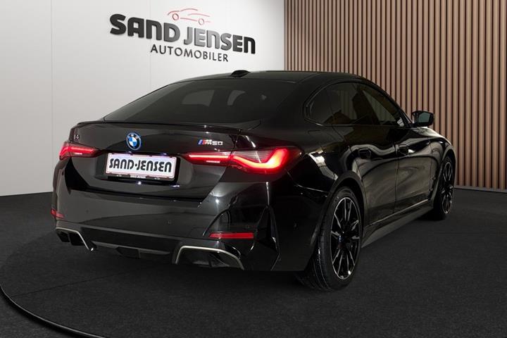 Sort BMW i4 fra 2024