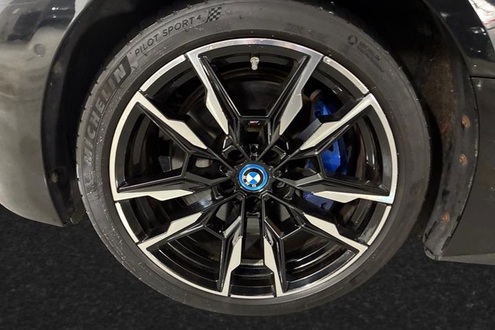 Sort BMW i4 fra 2024