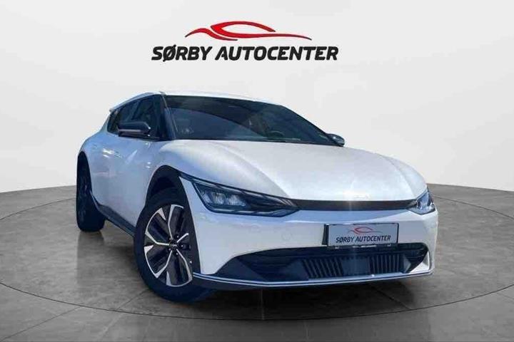 Hvid Kia EV6 fra 2023 set udefra