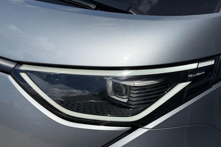 Sølv VW ID.Buzz fra 2023