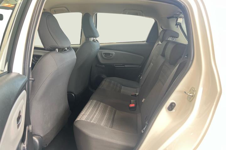 Hvid Toyota Yaris fra 2017