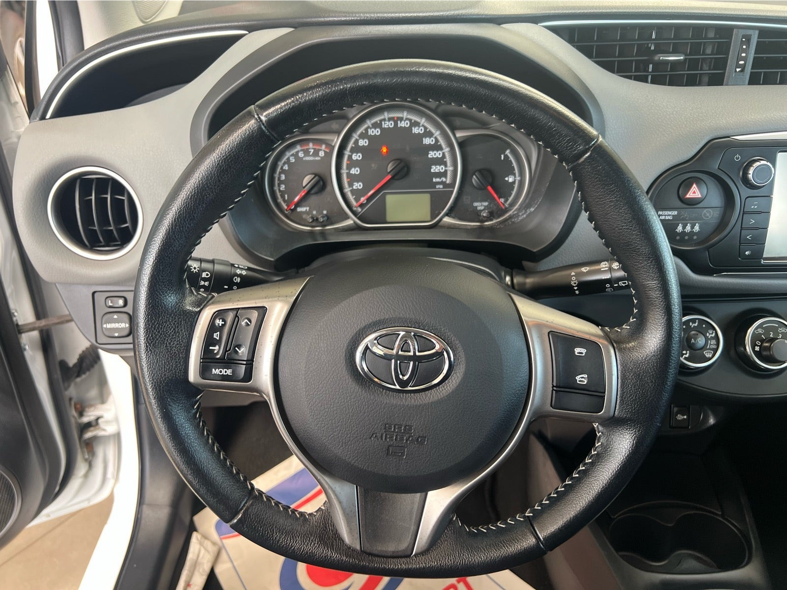 Hvid Toyota Yaris fra 2017