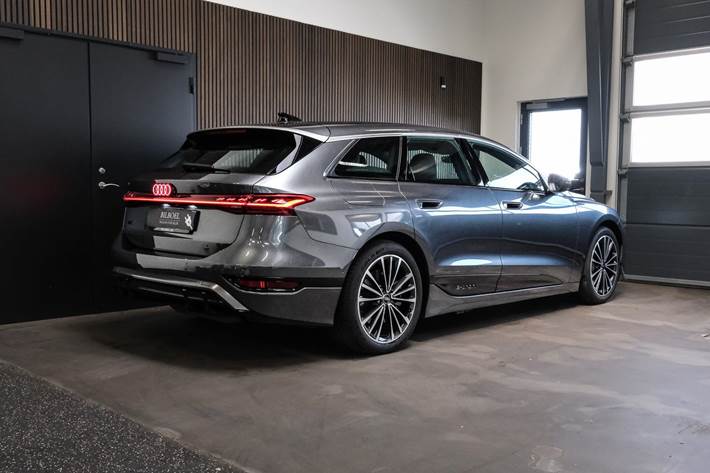Grå Audi A6 e-tron fra 2025
