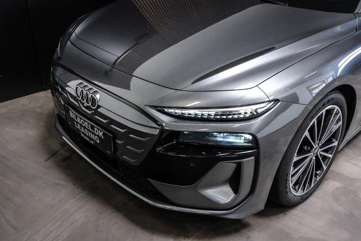 Grå Audi A6 e-tron fra 2025
