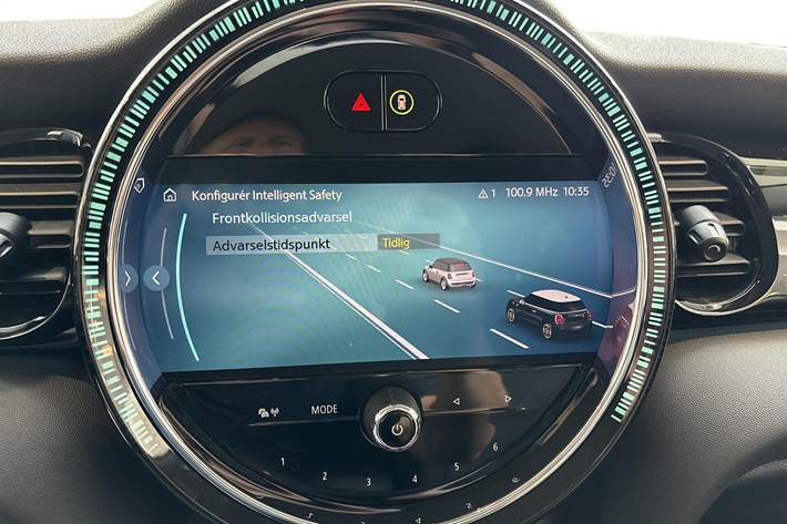 Sølv Mini Cooper fra 2023