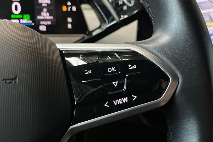 Blå VW ID.4 fra 2023