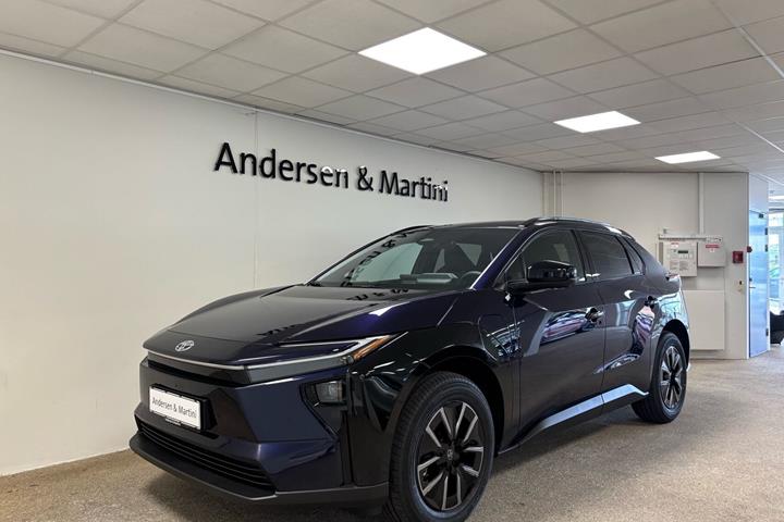 Blå Toyota BZ4X fra 2026