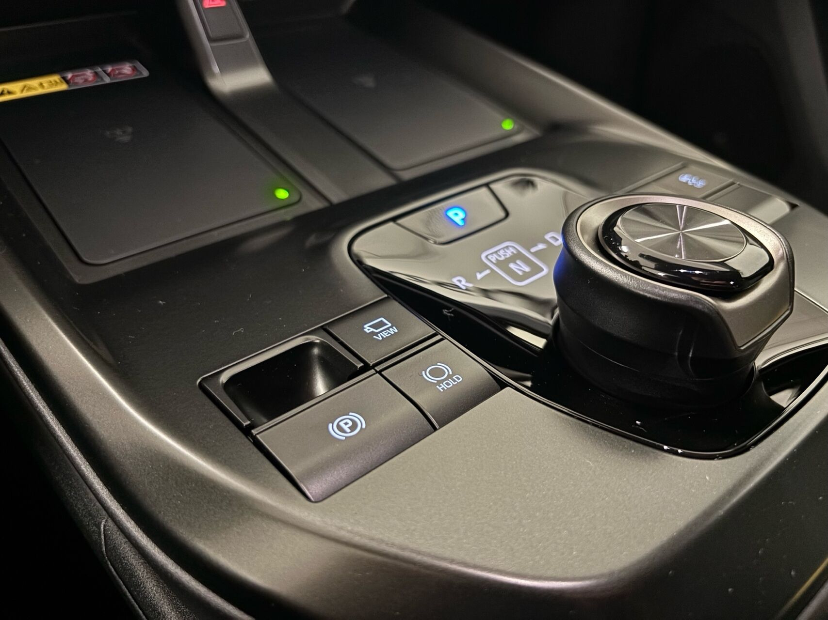 Blå Toyota BZ4X fra 2026