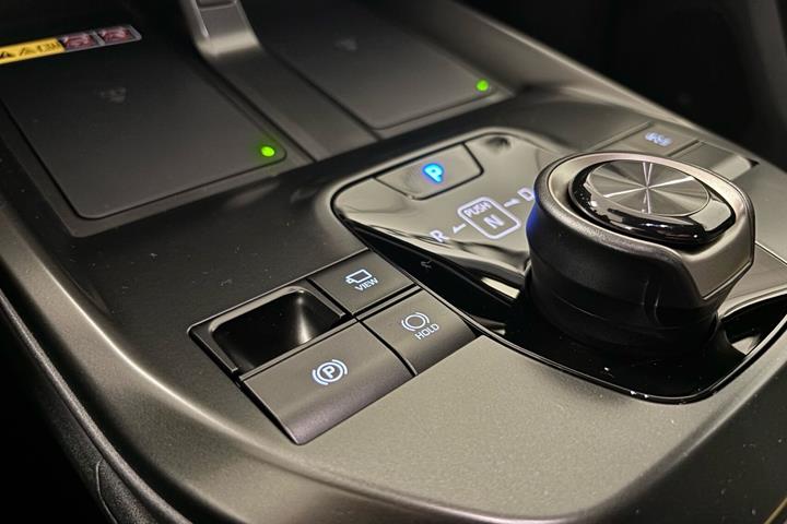 Blå Toyota BZ4X fra 2026