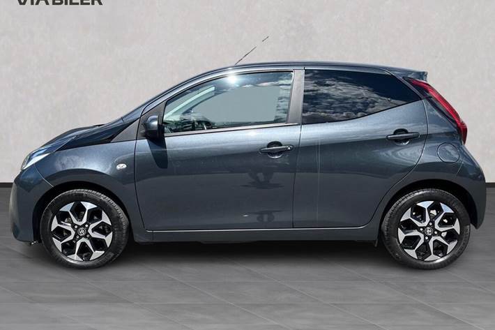 Grå Toyota Aygo fra 2020