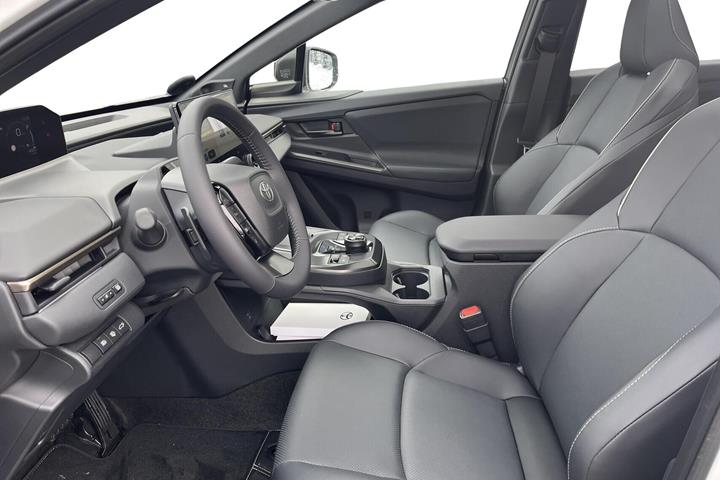 Hvid Toyota BZ4X fra 2026