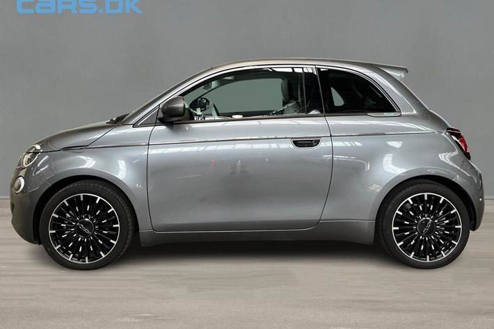 Grå Fiat 500e fra 2023
