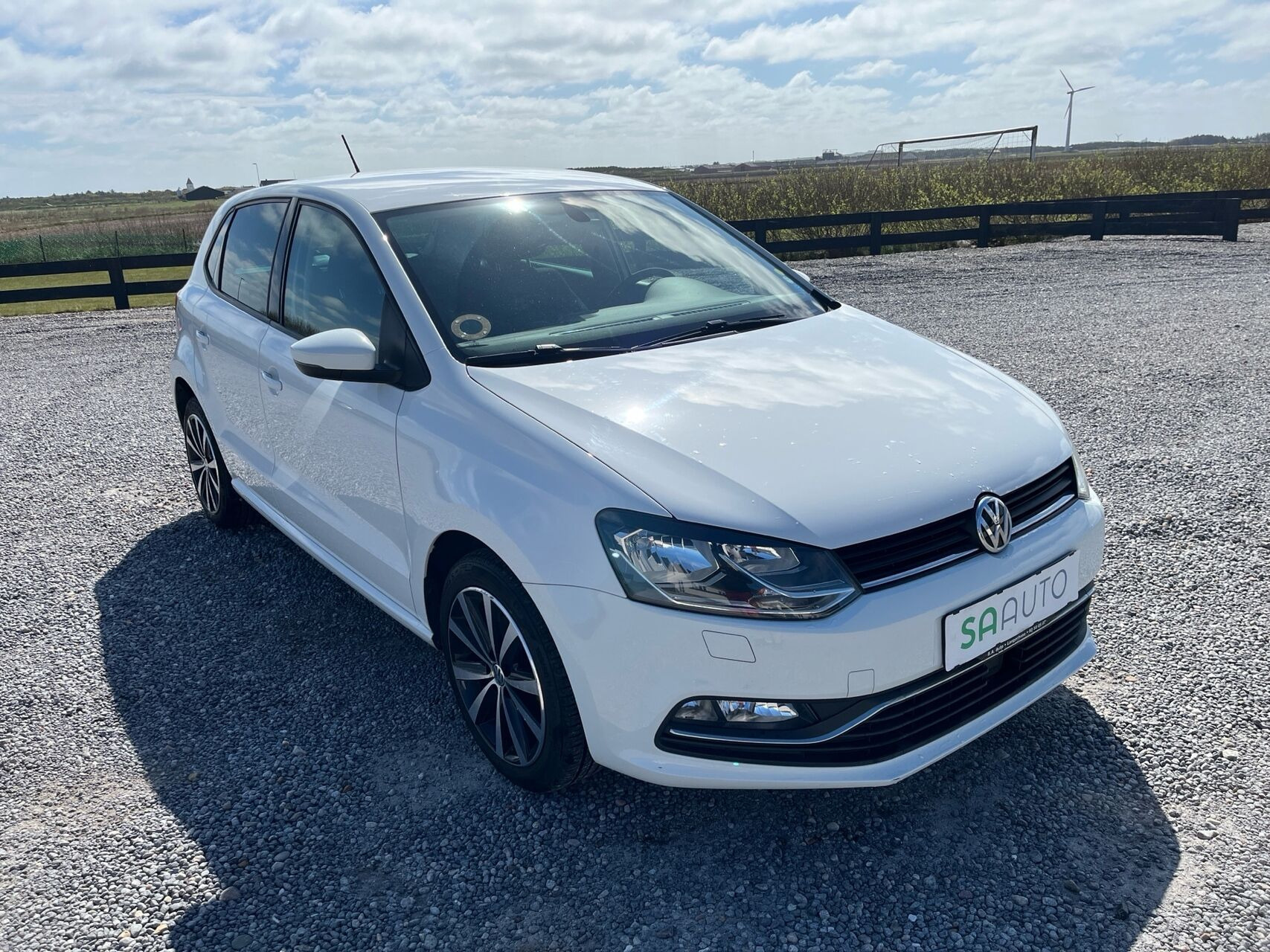 Hvid VW Polo fra 2015