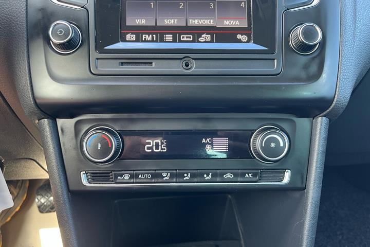 Hvid VW Polo fra 2015