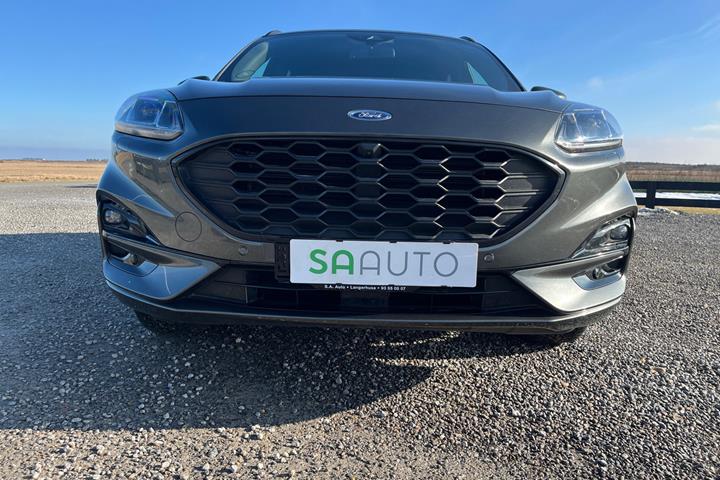 Sort Ford Kuga fra 2022