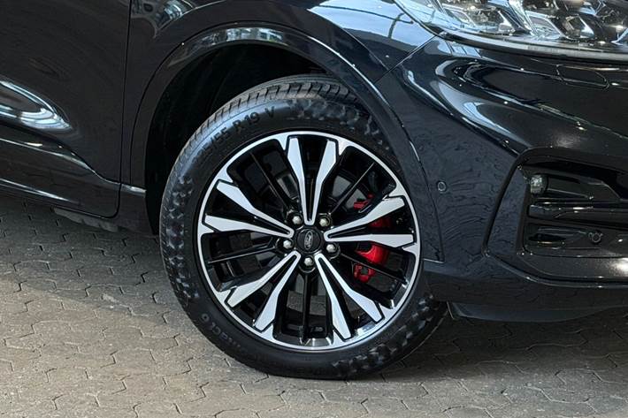 Sort Ford Kuga fra 2022