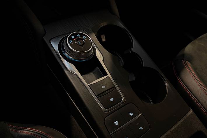 Sort Ford Kuga fra 2022