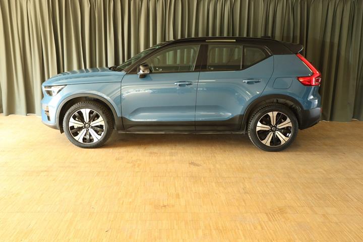 Grøn Volvo XC40 fra 2023