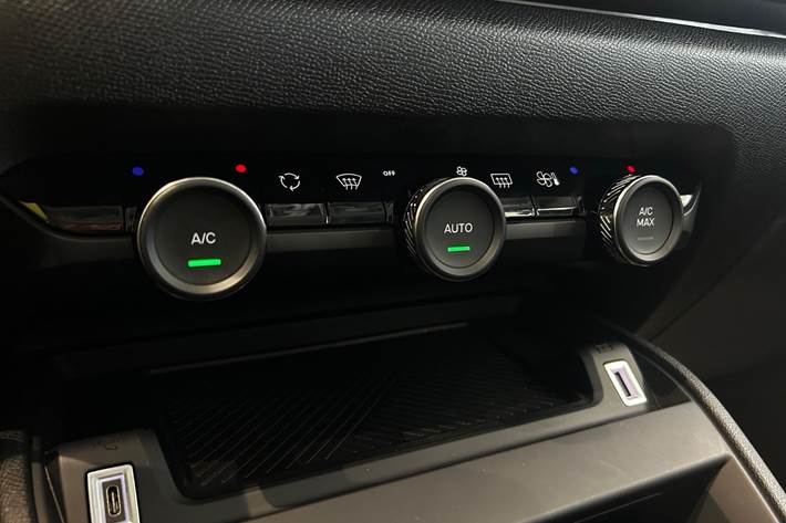 Blå Citroën ë-C4 X fra 2025