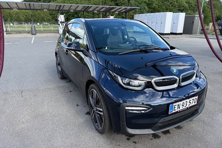 Sort BMW i3 fra 2022