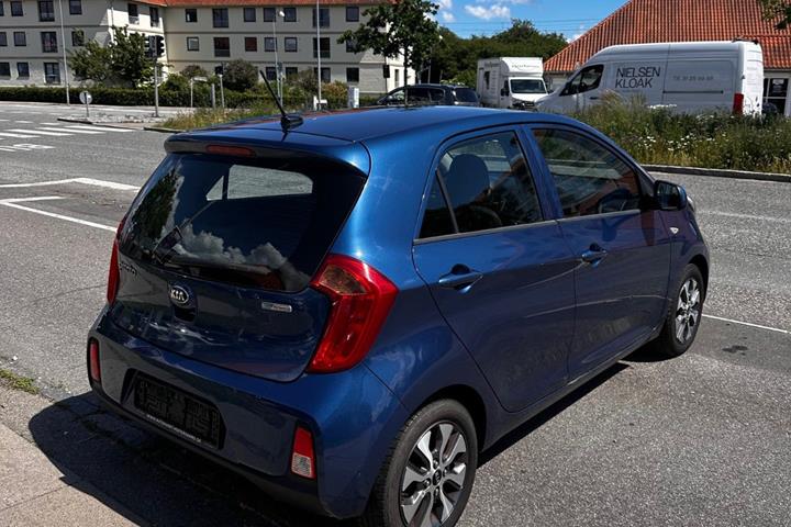 Blå Kia Picanto fra 2017