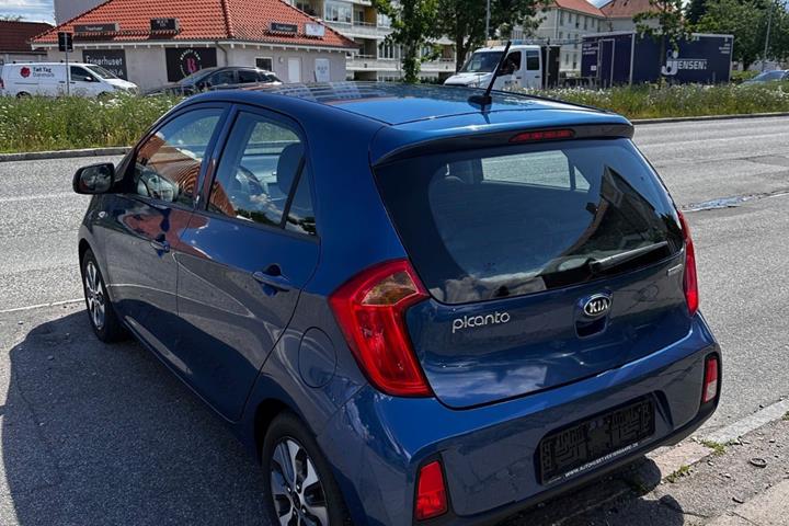 Blå Kia Picanto fra 2017