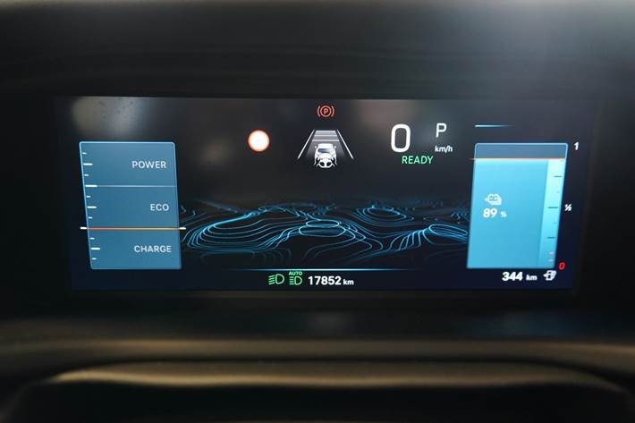 Grå Jeep Avenger fra 2025