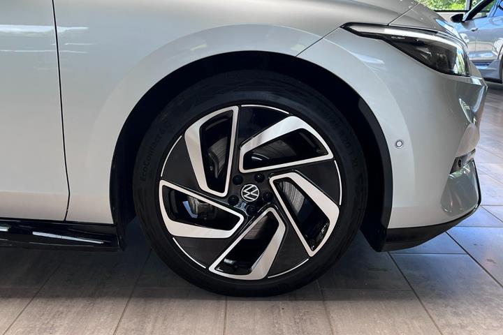 Sølv VW ID.7 fra 2025