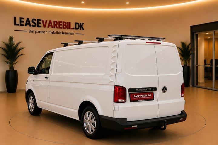 Hvid VW Transporter fra 2020