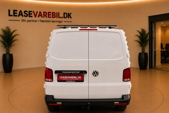 Hvid VW Transporter fra 2020