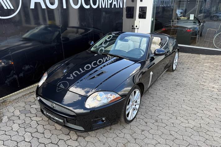 Sort Jaguar XKR fra 2007
