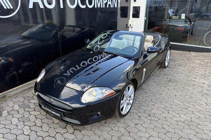 Sort Jaguar XKR fra 2007
