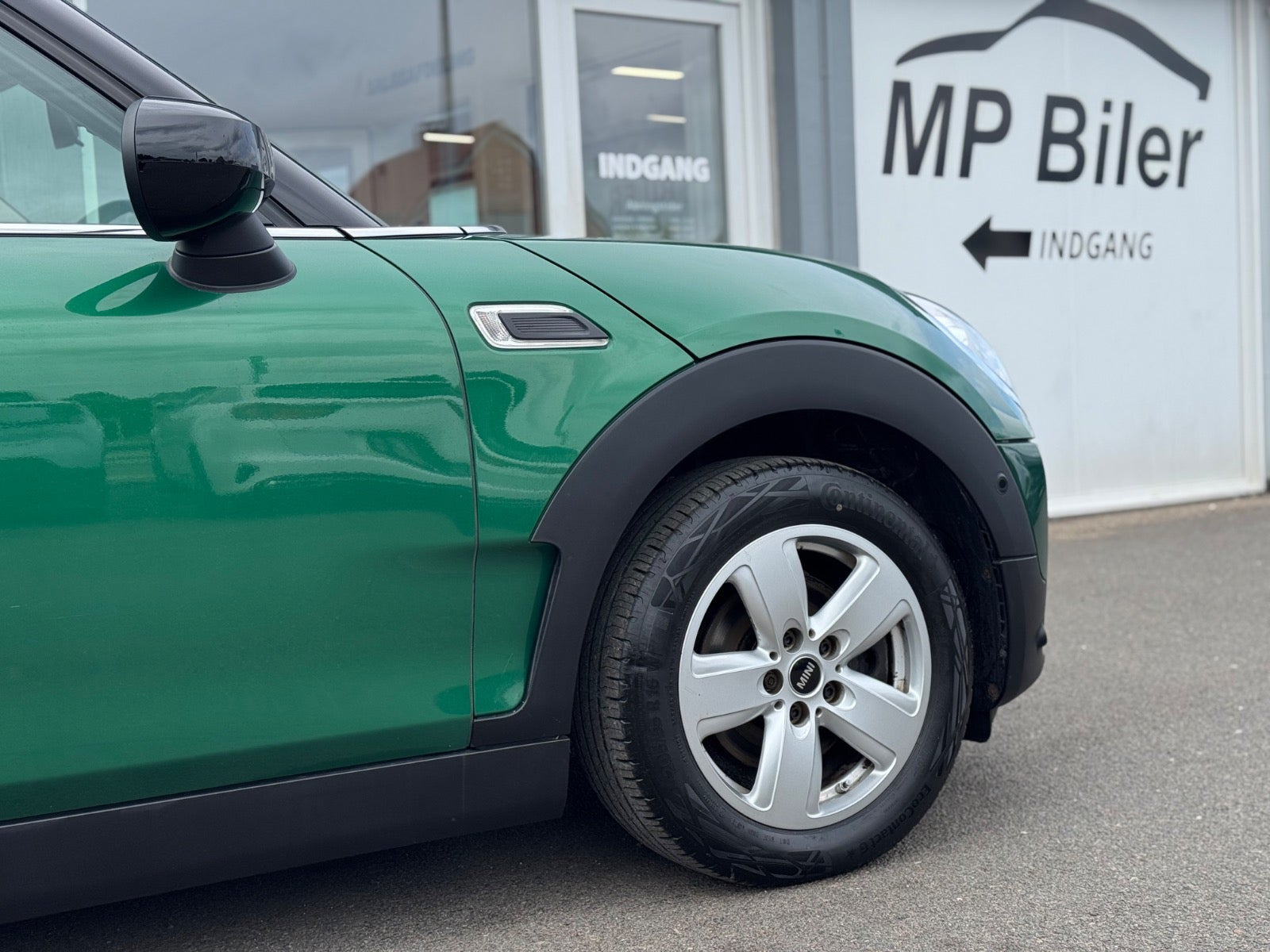 Grøn Mini Clubman Cooper fra 2020