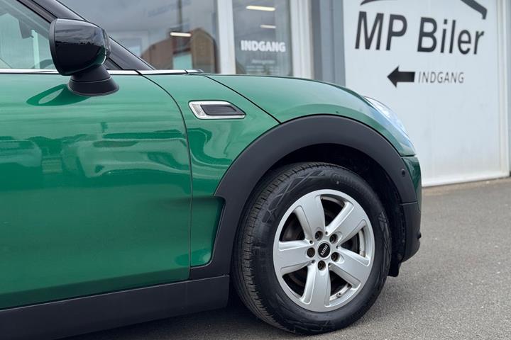 Grøn Mini Clubman Cooper fra 2020