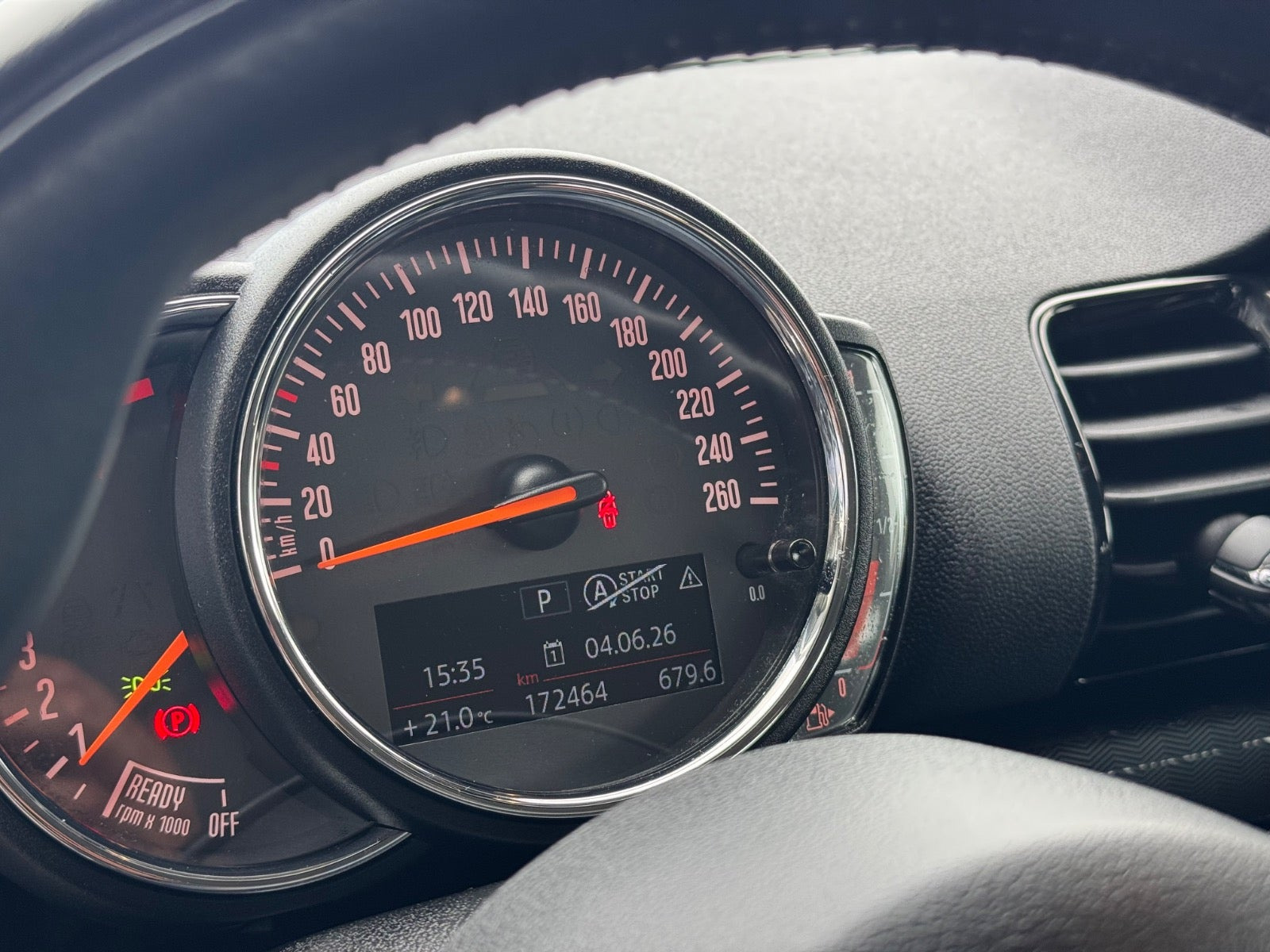 Grøn Mini Clubman Cooper fra 2020