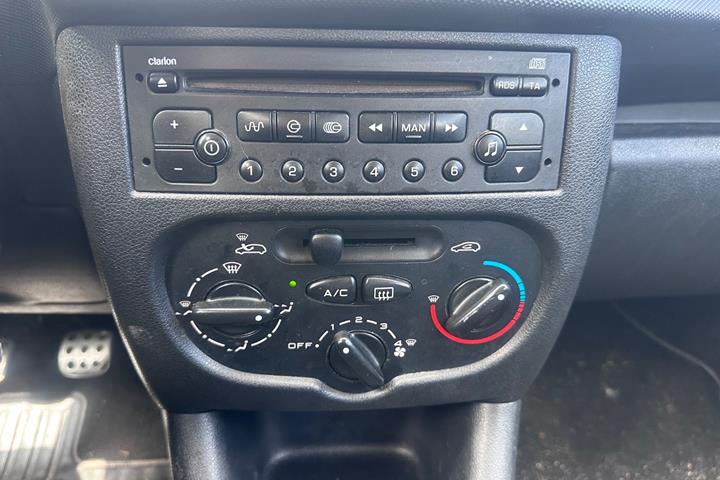 undefined Peugeot 206+ fra 2012