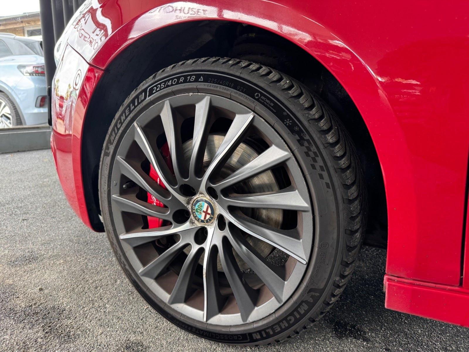 Rød Alfa Romeo Giulietta fra 2015