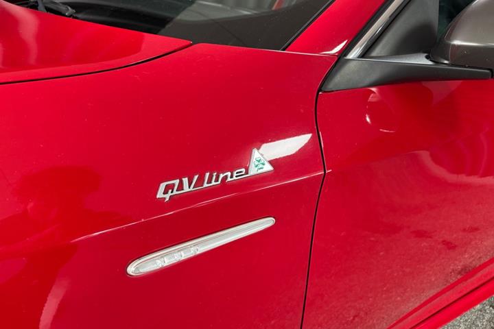 Rød Alfa Romeo Giulietta fra 2015