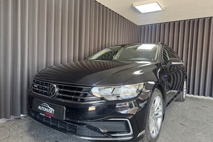 Sort VW Passat fra 2021