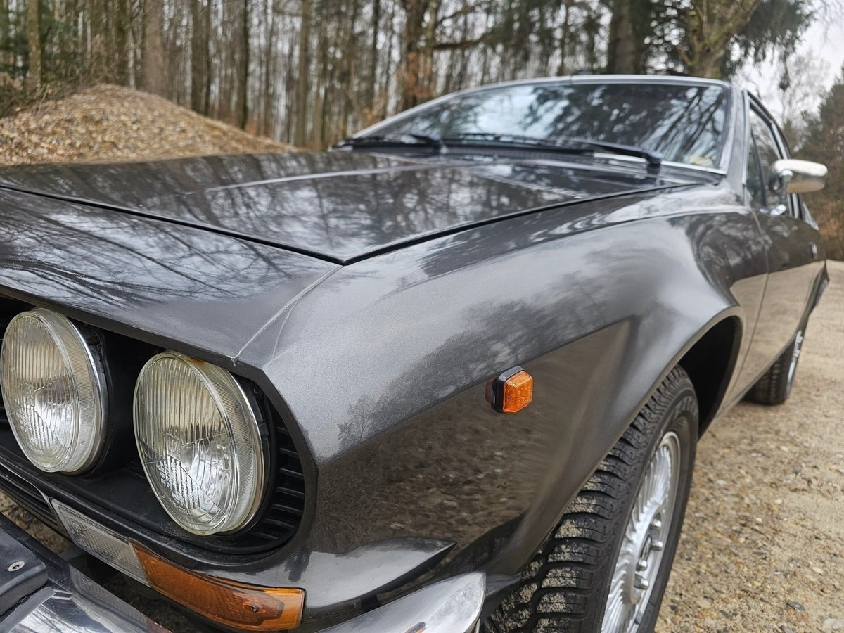 undefined Alfa Romeo GTV fra 1981 set udefra