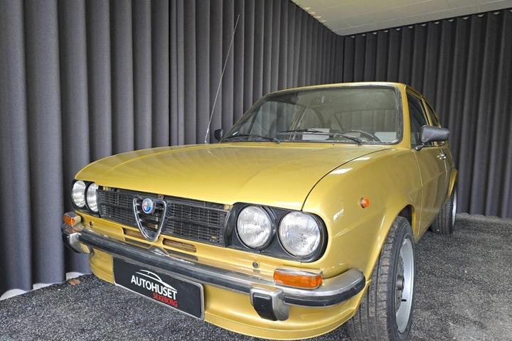 undefined Alfa Romeo Alfasud fra 1975 set udefra