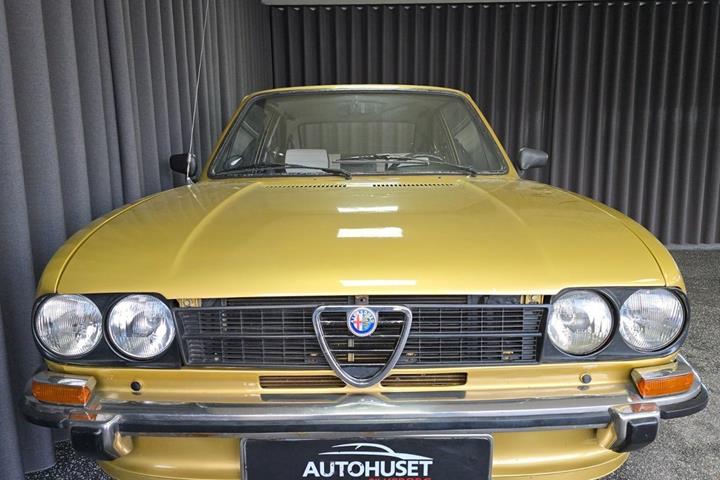 undefined Alfa Romeo Alfasud fra 1975 set udefra