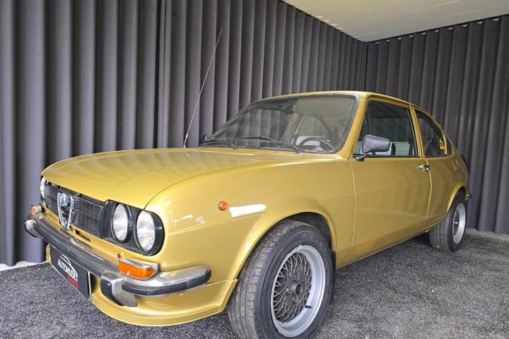 undefined Alfa Romeo Alfasud fra 1975 set udefra
