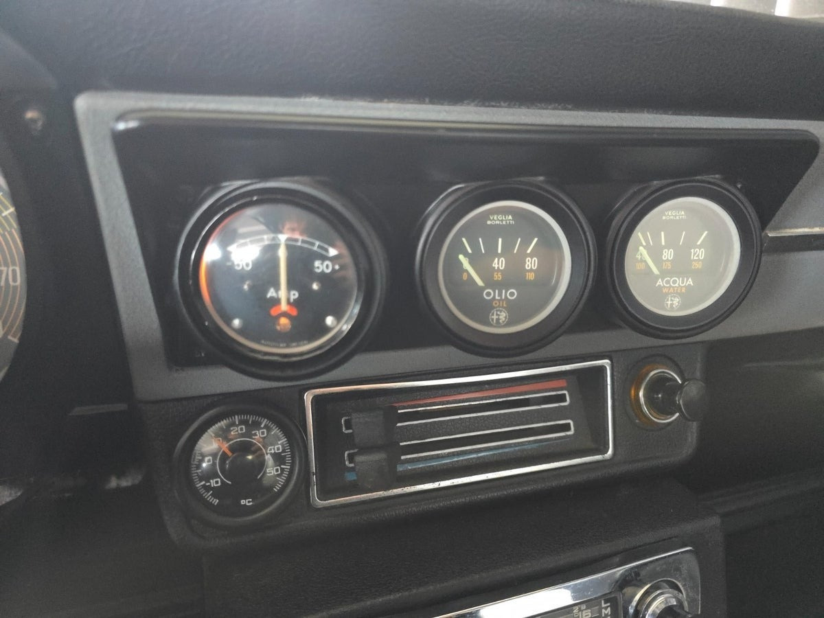 undefined Alfa Romeo Alfasud fra 1975 set indefra