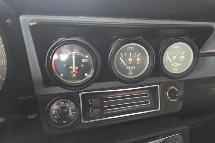 undefined Alfa Romeo Alfasud fra 1975 set indefra