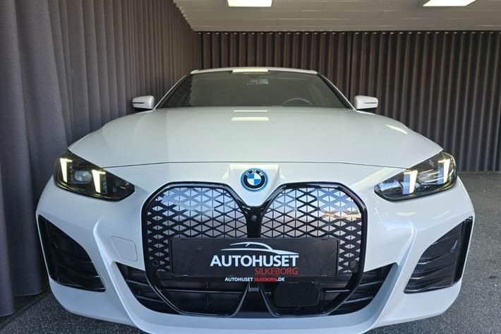 Hvid BMW i4 fra 2025