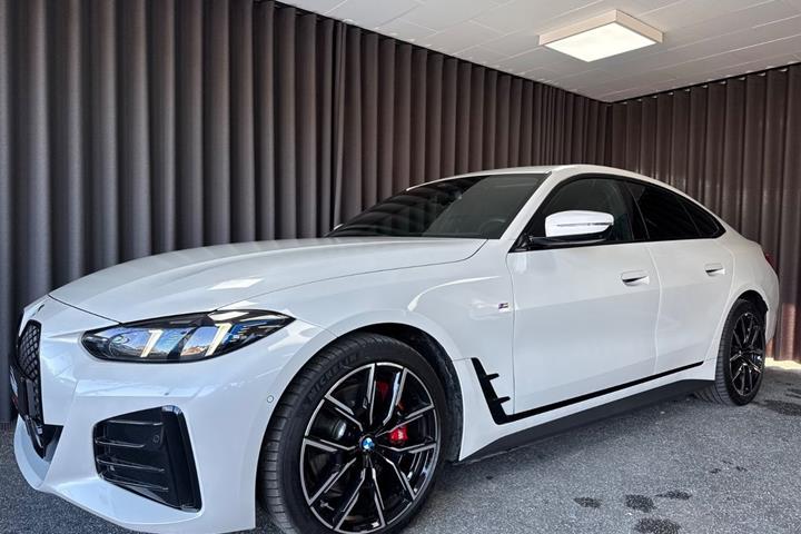 Hvid BMW i4 fra 2025